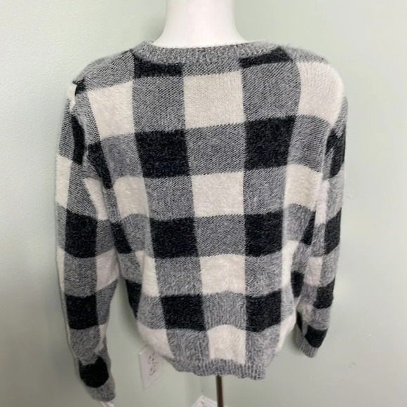 Franchesca’s Collection ALYA shay Buffalo plaid sweater - Picture 8 of 8